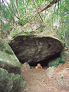 胎内くぐり・乳岩