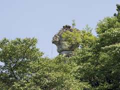 天狗の投石
